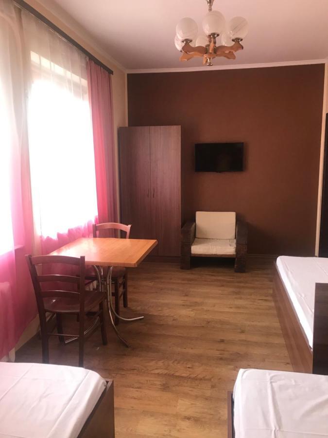 Гостевой Дом Дина Odessa Buitenkant foto